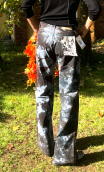 Pantalon Saxo. Empreintes. Gris noir. Taille 40. Denim imprimé tie and dye
