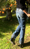 Pantalon Saxo. Denim clous et gros fils. Blue black. Jean stretch décor diams