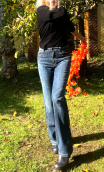 Pantalon Saxo. Denim clous et gros fils. Blue black. Jean stretch décor diams
