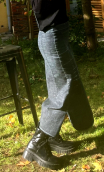 Jupe Ginger. Laser. Denim bleu stretch, sans ceinture, droite, décor