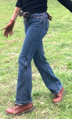 Pantalon Saxo. Denim stone used. Jean stretch, droit, ceinture