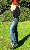 Pantalon Denim imprimé fleurs. Taille 36. Jean 5-poches stretch