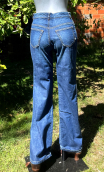Pantalon Saxo. Denim stone non stretch. Coupe droite, jean basique