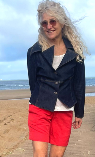  Veste Marguerite. Denim bleu brut, manche longue, féminine, légère