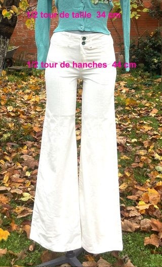 Pantalon Woodstock. Velours calcaire. Blanc stretch, pat d'eph, petit