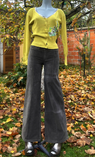 Cardigan Rebecca. Curry. Top maille jersey jaune brodée fleurs