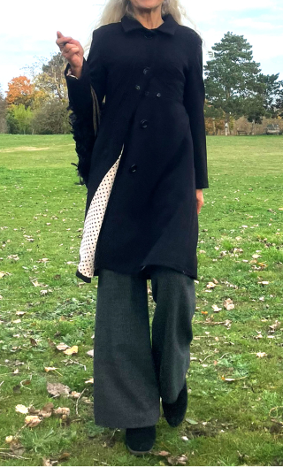 Manteau Le Square des landaus. Noir, évasé, demi-saison