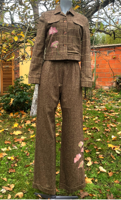 Blouson lainage carreaux marron, brodé fleur. Doublé. Taille petit