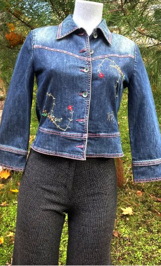 Blouson Roméo. Denim broderies et sequins. Veste courte, stretch