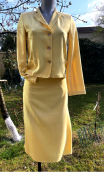 Veste Angie Pretty Woman jaune. Crêpe polyester viscose. Stretch