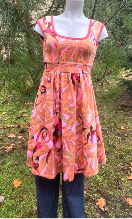 Robe La Tropézienne. Petit singe. Dos nu, jersey coton. Taille M