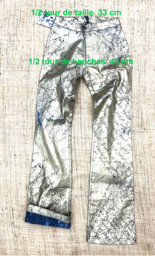 Pantalon Sting. Roadbook. Bleu. Flare, Gabardine imprimée or et bleu