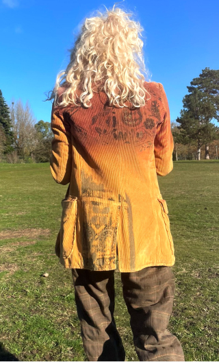 Veste Blazer. Velours moutarde customisé. Doublée, bohême chic