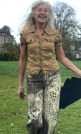 Veste Virginia. Girly. Camel. Tissu mémoire métal. Manches courtes