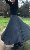 Jupe plissée soleil. Laine polyester gris Ample. Fabrication française