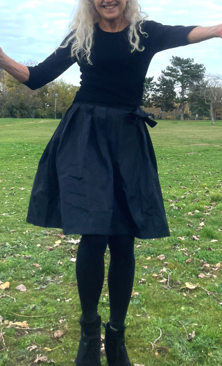  Jupe Papillon. Taffetas bleu nuit. Corolle, plissée