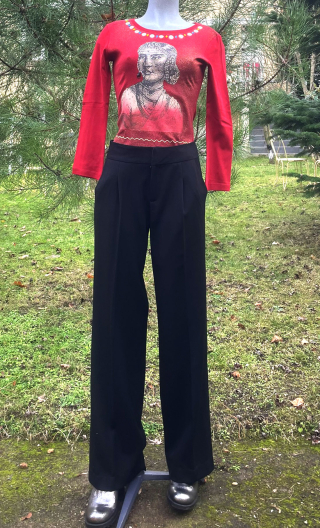 Top Mia. Maharani rouge, Jersey coton sérigraphié, paillettes