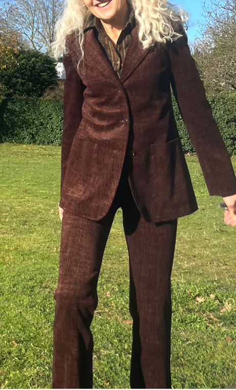 Veste Blazer. Velours choco fileté or. Doublée, fente dos, costume