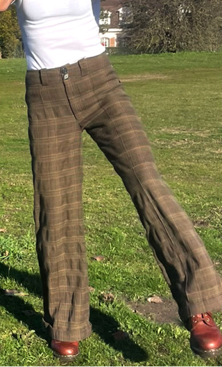 Pantalon Roots. Carreaux kaki. Large à revers