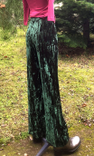 Pantalon Bollywood. Panne de velours de soie vert sapin, large, chic