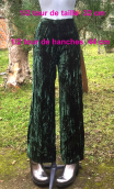 Pantalon Bollywood. Panne de velours de soie vert sapin, large, chic