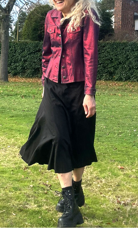 Veste Georgia. Glam. Rouge. Denim enduction lurex. Femme petite menue