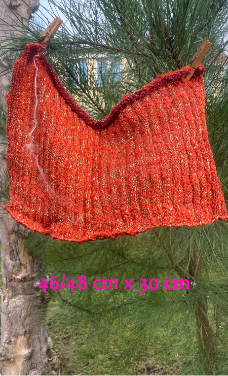 Manchons ou col. Orange. Laine mélangée lurex, bandes tricotées