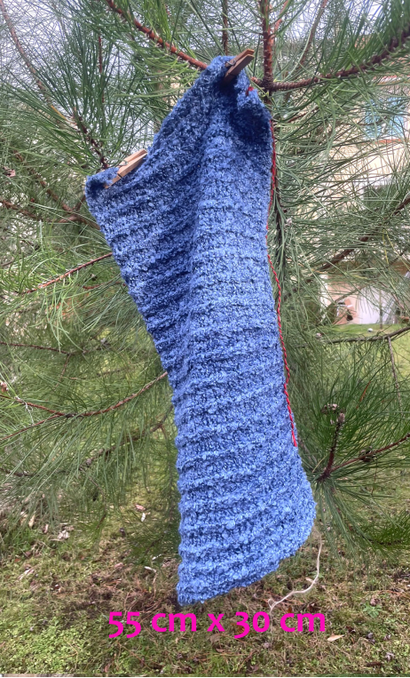 Manchons ou col. Bleu. Laine mélangée, bandes tricotées