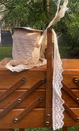 Bande macramé pointue. 4 cm. Coton naturel écru, vendu au mètre