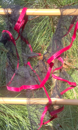 Bande tulle froncée Gitanes, noire rouge, mercerie