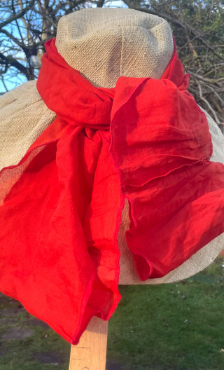 Volant rouge, décoration textile 