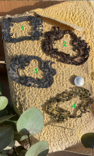 c Arabesques perlées sur organza