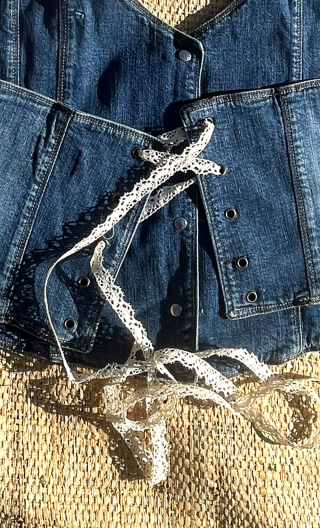 Dentelle écrue. Petits jours