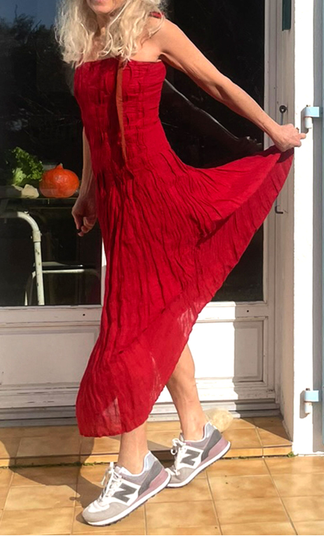 Robe longue Soleil couchant. Atlantide rouge. Tissu mémoire de forme