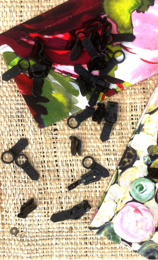 Crochets métal noir, mercerie