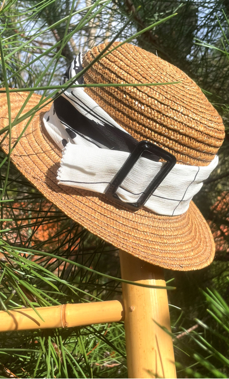 Boucle cuir noir. Grande large, rectangulaire, sans ardillon, mercerie