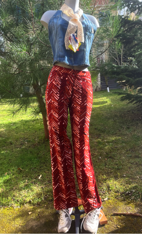 Pantalon soie sauvage. Bambous rouille, imprimé graphique, slim petit