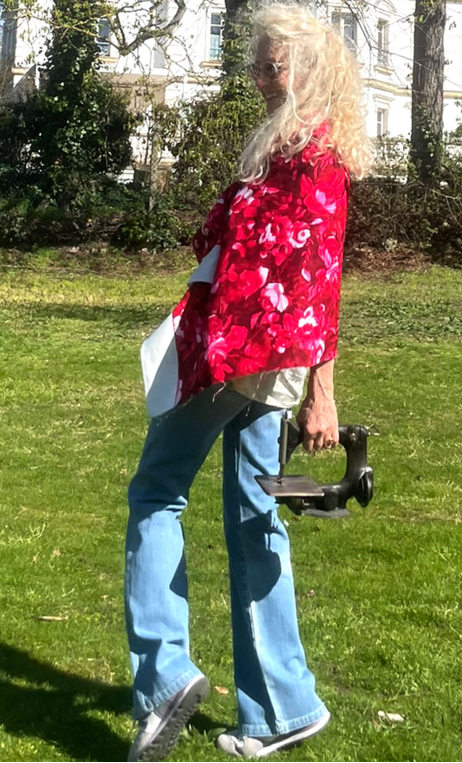 Coupon. Reps roses rouge. Imprimé fleurs. Textile, couture