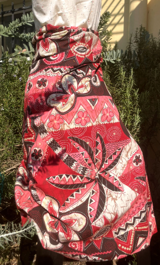 Coupon. Coton Ethnique framboise. Textile imprimé, couture