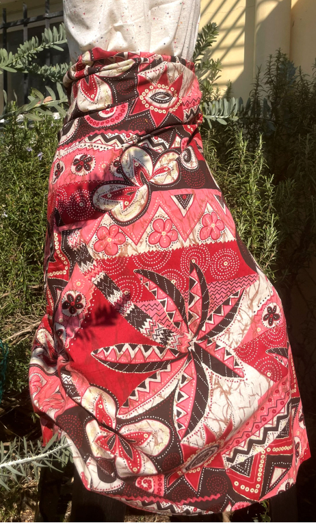 Coupon. Coton Ethnique framboise. Textile imprimé, couture