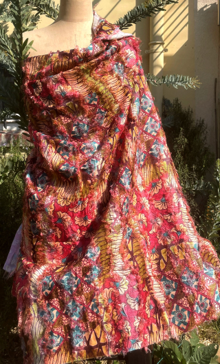 Coupon. Reine de Sabaa. Framboise, imprimé fleurs. Couture, textile