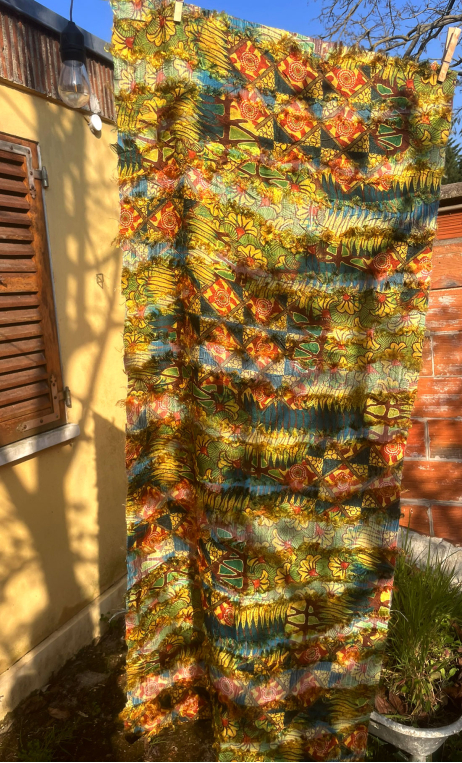 Coupon. Reine de Sabaa. Anis, imprimé fleurs. Couture, textile