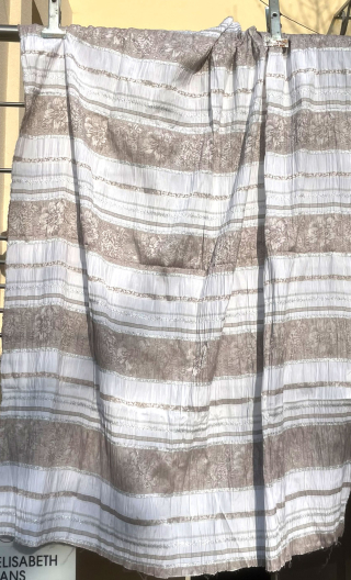 Coupon. Harem blanc argent lurex. Tissu, couture