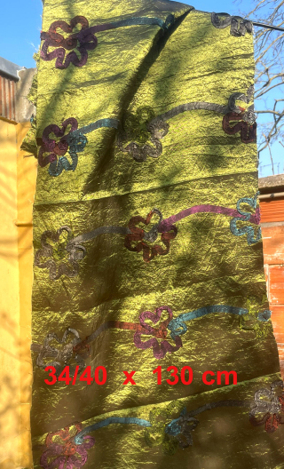 Coupon. Taffetas olive fleur