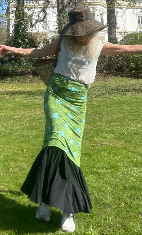 Jupe jersey Pacifique. Ajustée, taille élastiquée