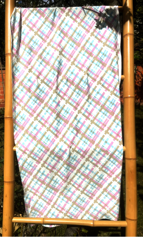 Coupon. Jersey. Croisillons. Viscose imprimée. Textile, couture