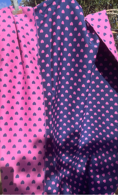 Coupon. Petits coeurs bleu et rose. Tissu. Couture