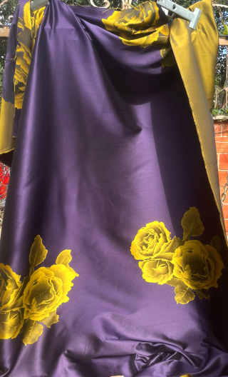 Coupon. La Rose en majesté. Taffetas couture