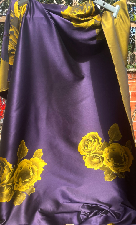 Coupon. La Rose en majesté. Taffetas couture