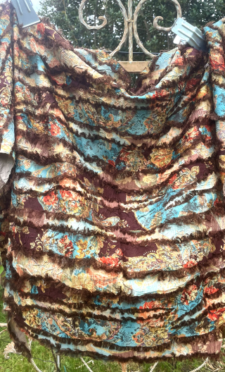 Coupon. Reine de Sabaa. Bleu choco, imprimé fleurs. Couture, textile